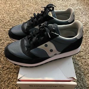 Saucony original mens size 10 gently used in the box.
